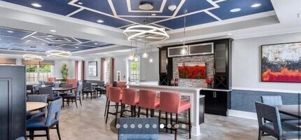 714 Stiller Ln in Monroe Township, NJ - Foto de edificio - Building Photo