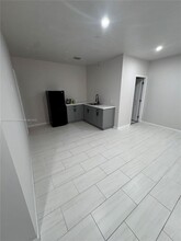 11711 SW 107th Ct-Unit -0 in Miami, FL - Building Photo - Building Photo