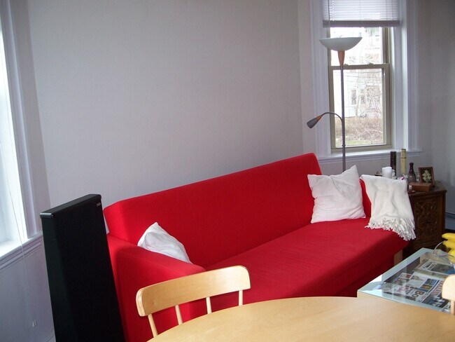 15 Colborne Rd, Unit 12 in Boston, MA - Building Photo - Building Photo