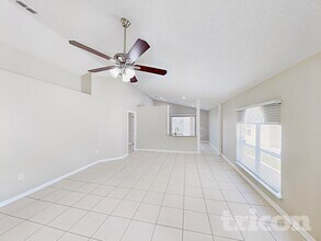 6209 Cannoli Pl, Unit 1/2 in Riverview, FL - Foto de edificio - Building Photo