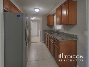 3007 Bucida Dr in Sarasota, FL - Building Photo - Building Photo