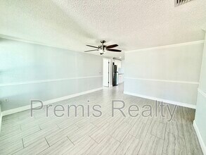 11950 107th Ave N in Largo, FL - Building Photo - Building Photo