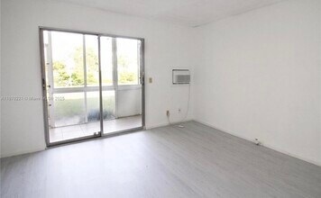 319 Newport V in Deerfield Beach, FL - Building Photo - Building Photo