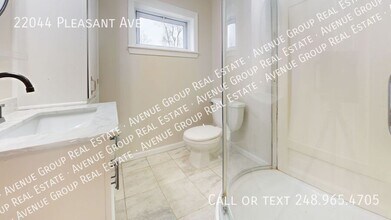 22044 Pleasant Ave in Eastpointe, MI - Building Photo - Building Photo