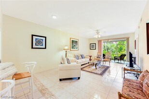 829 Tanbark Dr in Naples, FL - Building Photo