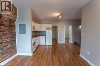 141 Wellington St N in Hamilton, ON - Building Photo - Building Photo