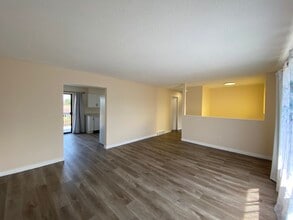 146 James St in Parksville, BC - Building Photo - Building Photo