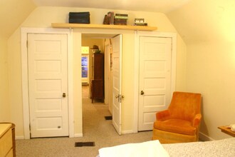 1046 Jenifer St, Unit 3 in Madison, WI - Building Photo - Building Photo