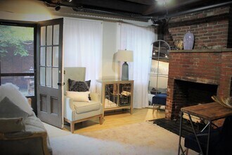 1 Champney Pl, Unit 1 in Boston, MA - Building Photo - Building Photo