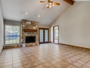 10511 Hibbs Ln in Manor, TX - Building Photo - Building Photo
