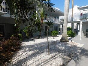 15 S Palmway-Unit -1 in Lake Worth, FL - Building Photo - Building Photo