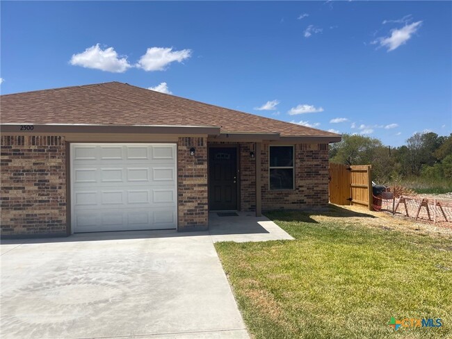 property at 2500 Westcliff Rd