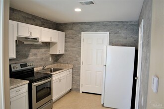 7145 Pearson Rd in Pensacola, FL - Building Photo - Building Photo