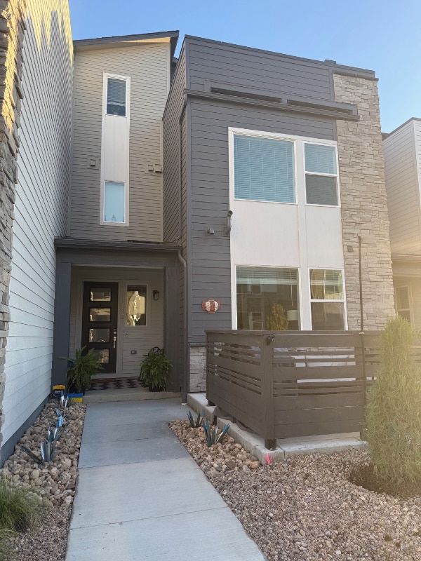 property at 2657 W 68th Pl