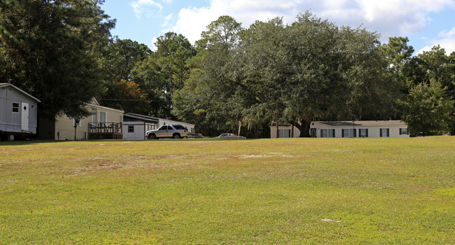 124 Horseman Association Rd in Tallahassee, FL - Foto de edificio - Building Photo