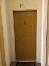 3338 Robert Trent Jones Dr in Orlando, FL - Building Photo - Building Photo