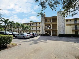 9150 NW 38th Dr, Unit 306 in Coral Springs, FL - Building Photo