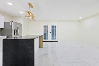 6814 Loch Langham Dr in Houston, TX - Foto de edificio - Building Photo