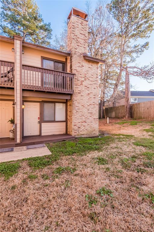 2521 Crosstimbers St in Huntsville, TX - Foto de edificio - Building Photo