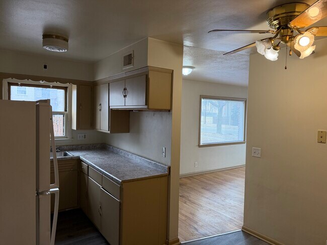 4042 N 100th St in Milwaukee, WI - Foto de edificio - Building Photo