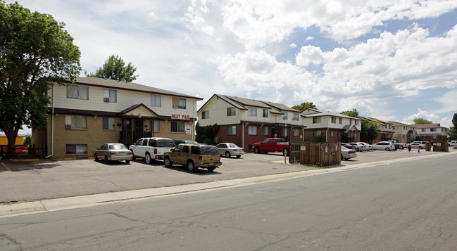 Eliot Town Homes in Westminster, CO - Foto de edificio - Building Photo
