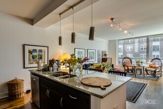 525 Kedzie St in Evanston, IL - Building Photo - Building Photo