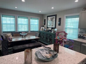 614 Monroe Blvd in Long Beach, NY - Foto de edificio - Building Photo