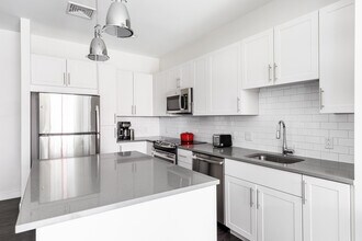 449 Canal St in Somerville, MA - Foto de edificio - Building Photo