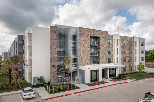 The Tramonti in Houston, TX - Building Photo - Building Photo