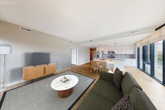 555 President St-Unit -FL22-ID1678A in Baltimore, MD - Foto de edificio - Building Photo