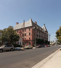 Chateau Du-Val Apartments in Los Angeles, CA - Building Photo - Building Photo