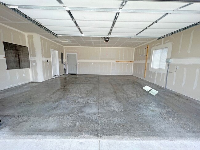 1303 Ingomar Blvd in Belgrade, MT - Foto de edificio - Building Photo