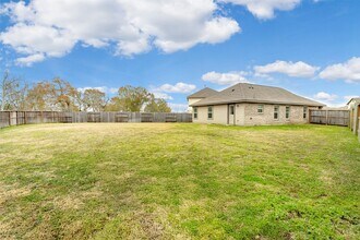 5402 Logan Dale Dr in Brookshire, TX - Building Photo - Building Photo