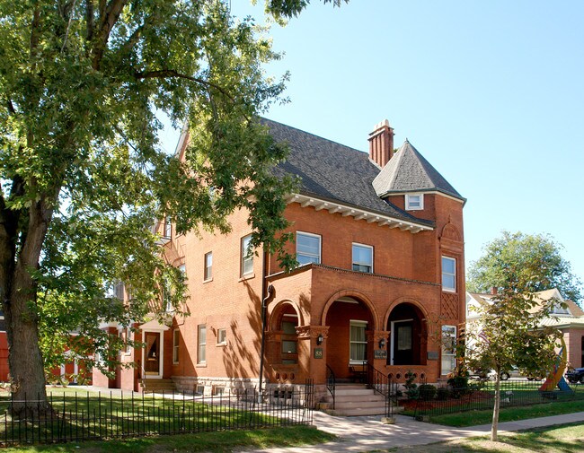 84-88 W Utica St in Buffalo, NY - Building Photo - Building Photo