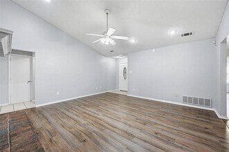 6421 Fairview Dr in Watauga, TX - Building Photo - Building Photo