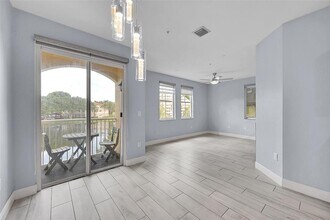 150 Jacaranda Country Club Dr, Unit 200 in Plantation, FL - Foto de edificio - Building Photo