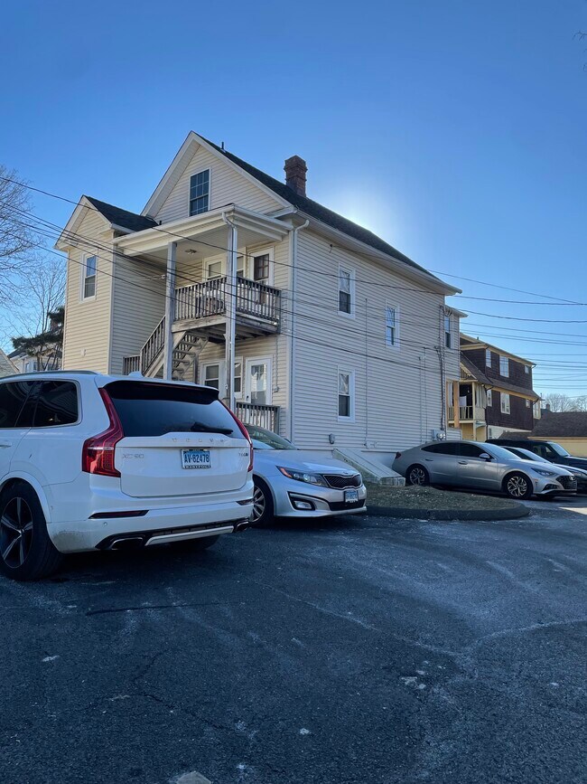 136 Peace St Rentals in Stratford, CT