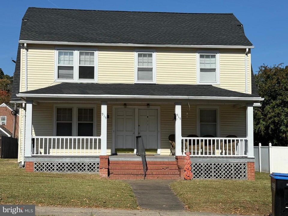 915 William St in Fredericksburg, VA - Building Photo