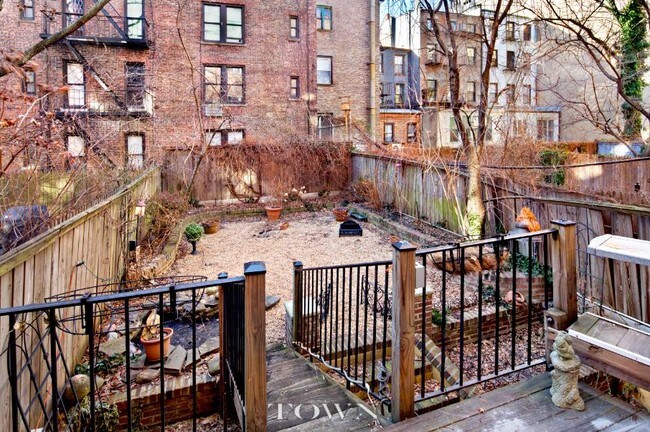 326 W 19th St-Unit -1 in New York, NY - Building Photo - Building Photo
