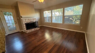 519 Cross Cut Dr in Arlington, TX - Building Photo - Building Photo