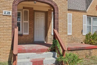 2625 NW 13th St in Oklahoma City, OK - Building Photo - Building Photo