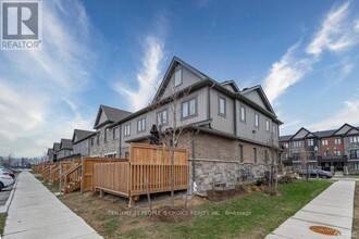 159 S Creek Dr in Kitchener, ON - Building Photo - Building Photo