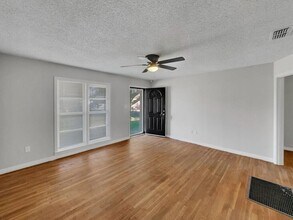 3815 32nd St in Lubbock, TX - Building Photo - Building Photo