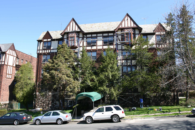 Randolph Manor Apartments in South Orange, NJ - Foto de edificio - Building Photo