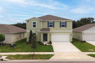 12046 Brae Wy in Dade City, FL - Building Photo - Building Photo