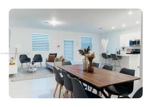 13623 SW 184th Ter in Miami, FL - Building Photo - Building Photo