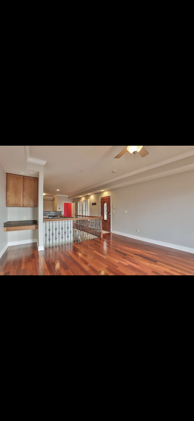369 Oregon St in Cincinnati, OH - Building Photo - Building Photo