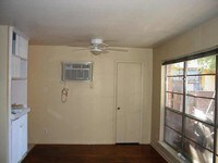 1915 McDuffie St photo'