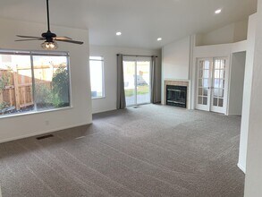 5159 Driftstone Ave in Reno, NV - Foto de edificio - Building Photo