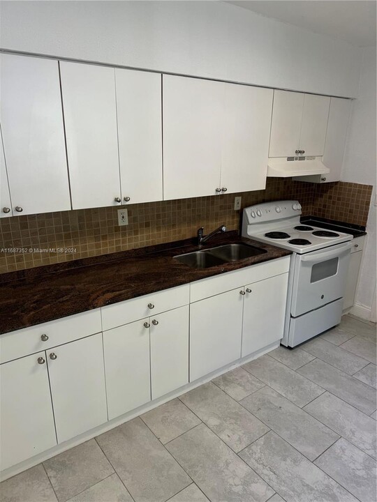 1429 NE 118th Terrace-Unit -1 in Miami, FL - Building Photo